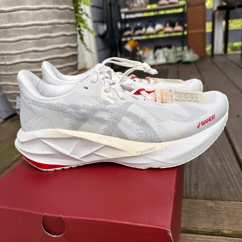 Bandit x ASICS Novablast 5 Women's Running Shoes Size 10